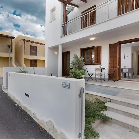 I Tre Golfi - Via Salvatore Quasimodo Aparthotel *