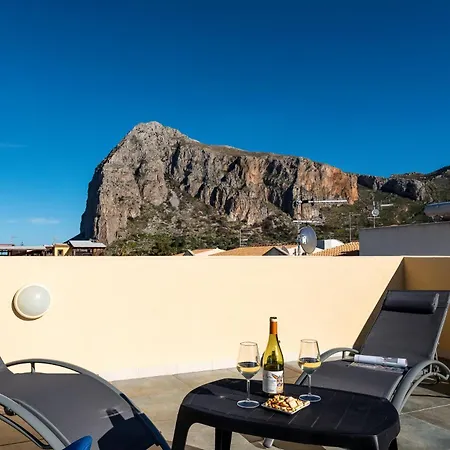 Apartahotel I Tre Golfi - Via Salvatore Quasimodo